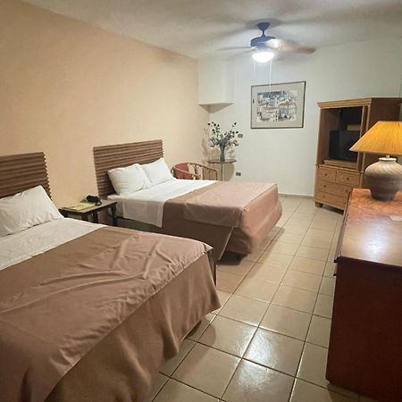 Hotel El Dorado Sabinas Екстериор снимка