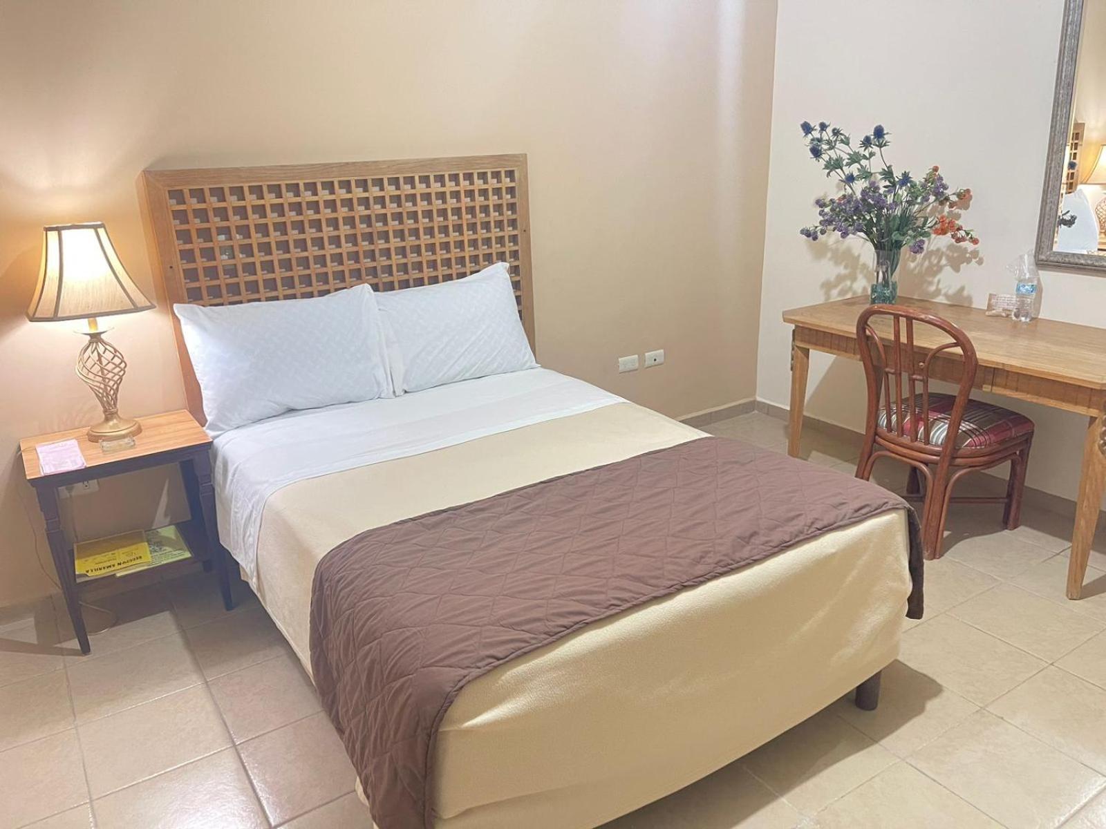 Hotel El Dorado Sabinas Екстериор снимка