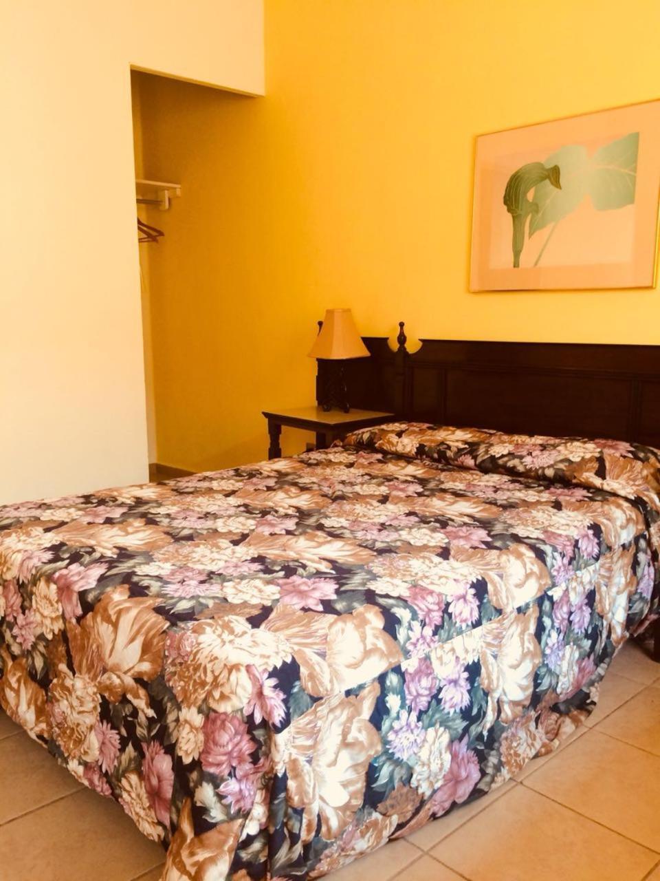 Hotel El Dorado Sabinas Екстериор снимка
